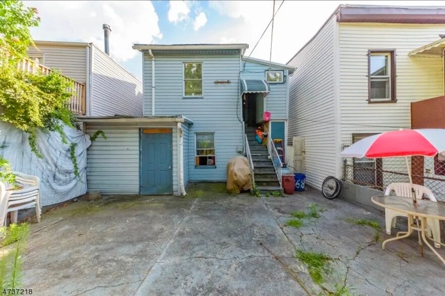 Building Photo - 768 Communipaw Ave