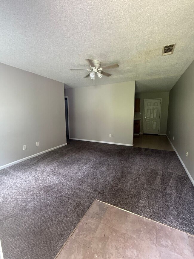 Building Photo - 8127-8127 Carlton Trail NW