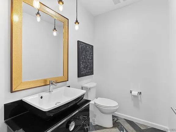 Building Photo - 4825 Biona Dr
