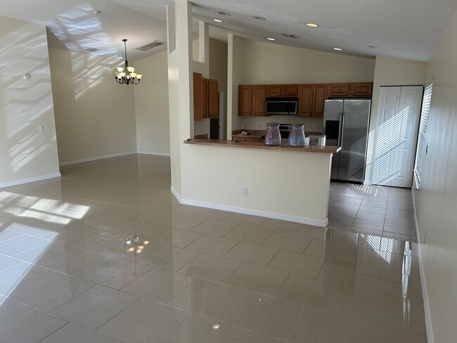 Building Photo - 375 Lexington Ave SW