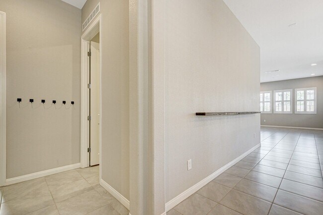 Building Photo - COMFY and NEW 3 Bedroom Home in Skye Canyon!