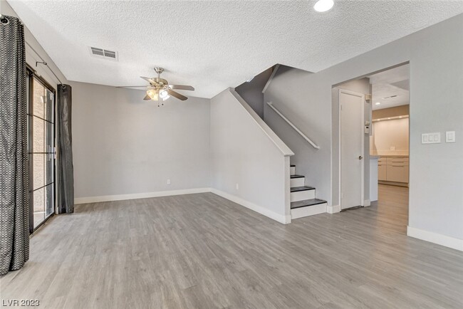 Building Photo - 3928 N Cobble Creek Ct