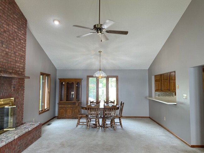 Building Photo - Three Bedroom Brick Ranch in Terrell with ...