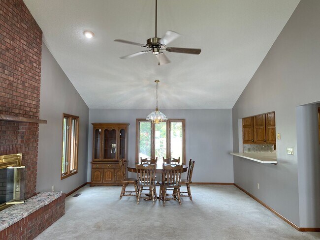 Building Photo - Three Bedroom Brick Ranch in Terrell with views of Lake Norman