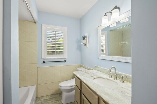 Building Photo - BEAUTIFUL Home For Rent in Lakewood Estates!