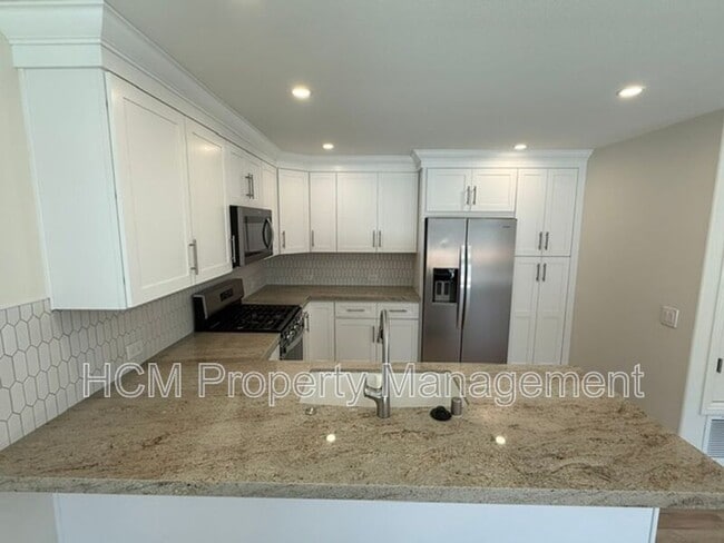 Building Photo - 3328 Paseo Halcon