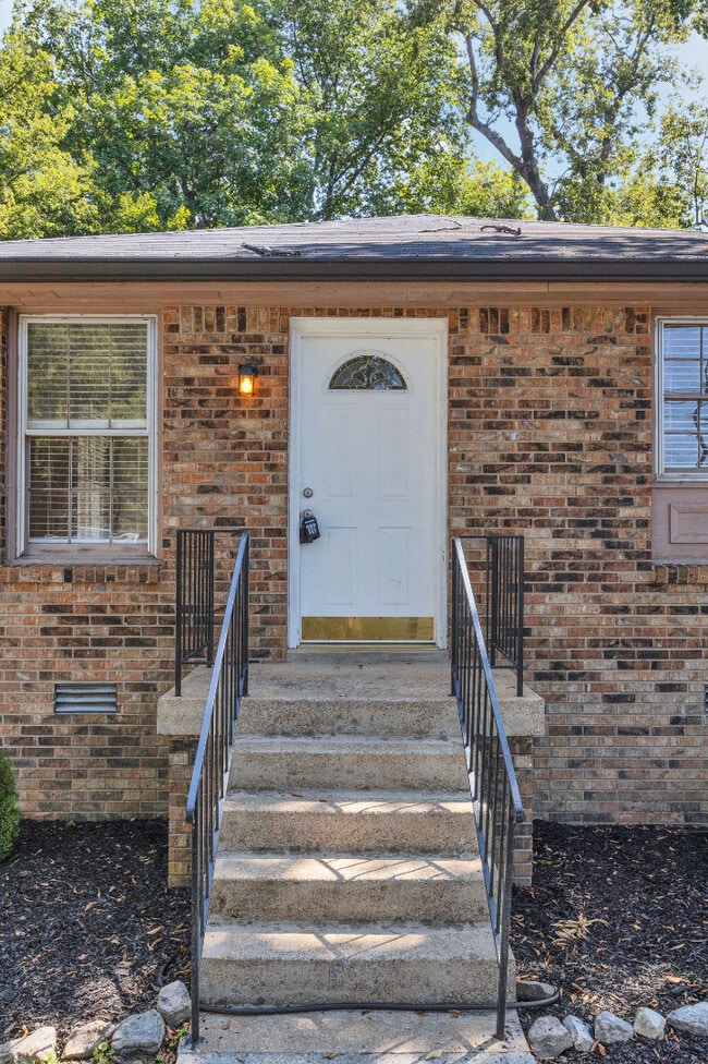 Building Photo - Renovated Duplex in Prime Walkable 12 South Location!