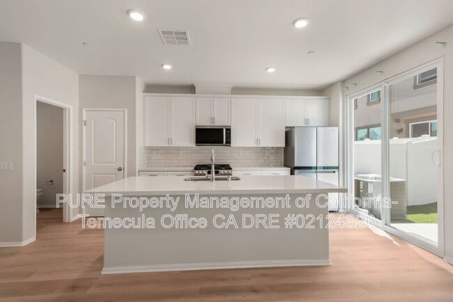 Building Photo - 40702 Birchfield Dr