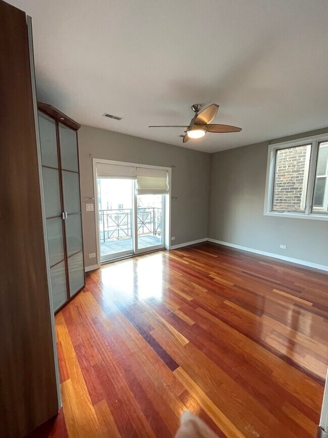 Building Photo - 1457 N Ashland Ave