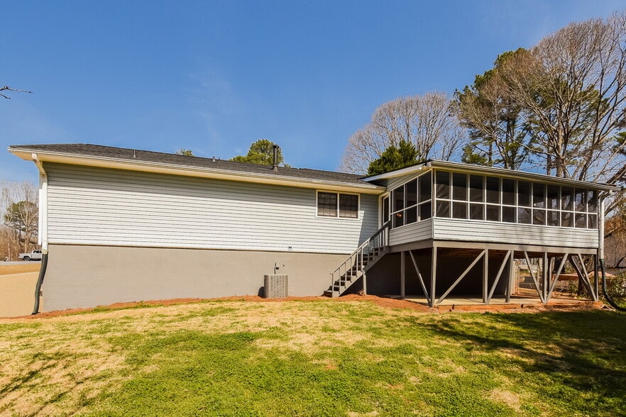 Building Photo - 2885 Kellogg Creek Rd
