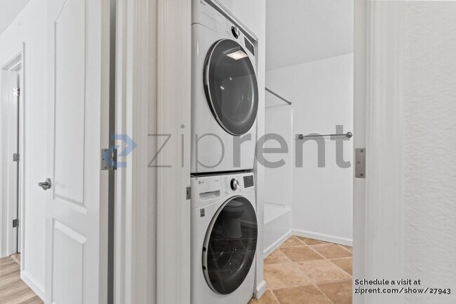 Building Photo - 866 Catkin Ct