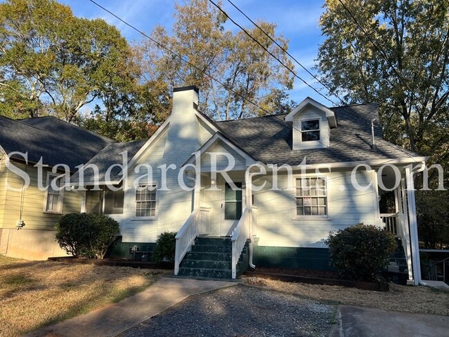 Primary Photo - Adorable updated bungalow on a large lot in the heart of Grant Park!