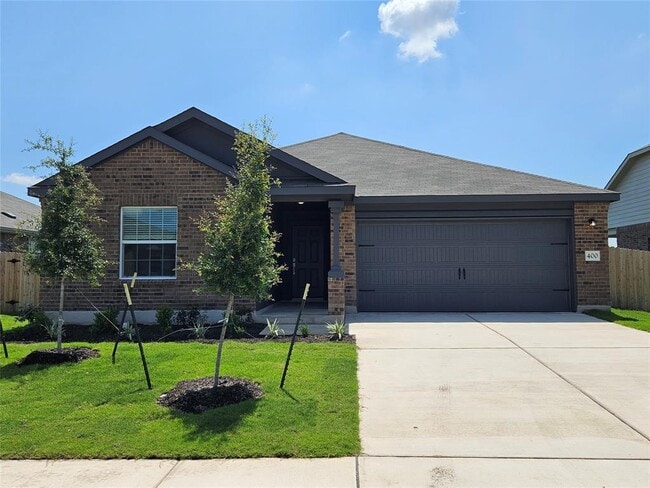 Primary Photo - 400 Camargue Dr