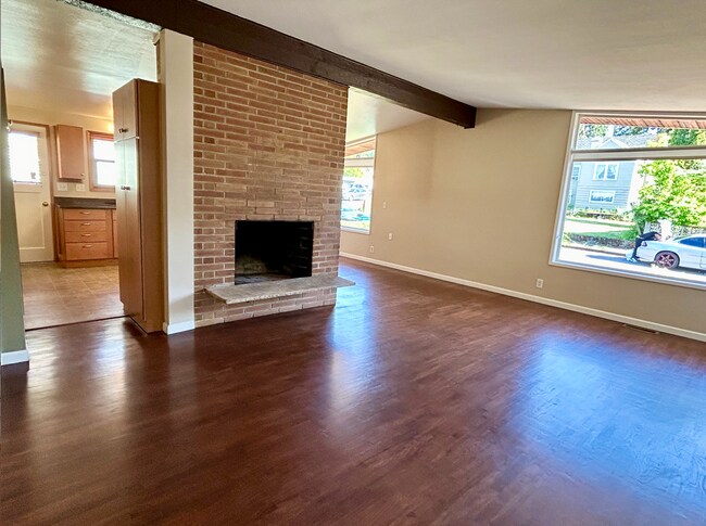 Building Photo - Upper Rainier Beach Home