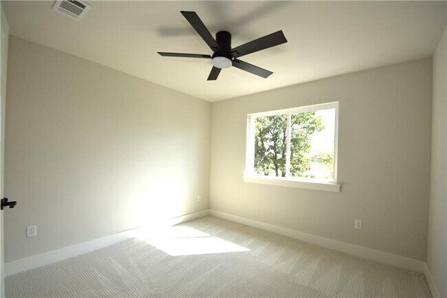 Building Photo - 1831 Lapis Ave