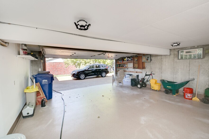 Building Photo - 2711 Sky Hill Ct