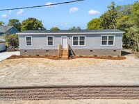 Building Photo - 301 Barnes St