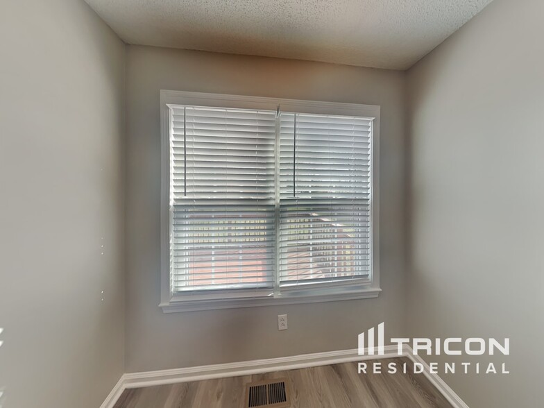 Building Photo - 232 Grassmire Dr