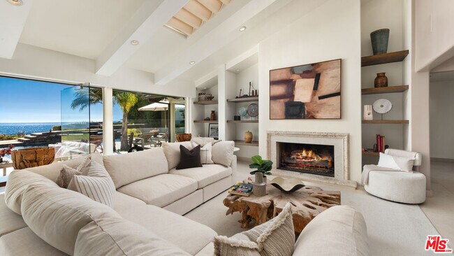 Building Photo - 29020 Cliffside Dr