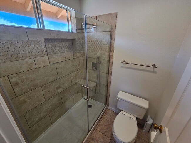 Building Photo - Spacious 2-Bedroom Home with loft in Tropics at Waikele with 2 car Garage