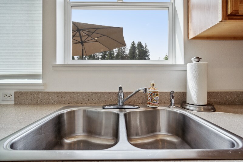 Building Photo - 228 Jensen Rd