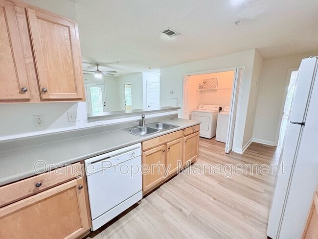 Building Photo - 201 Harts Cove Way