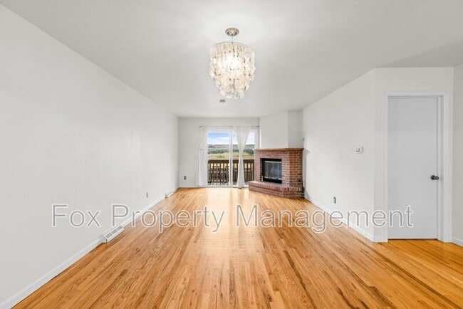 Building Photo - 1558 Greenbriar Blvd