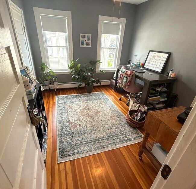 Building Photo - 158 Grove St