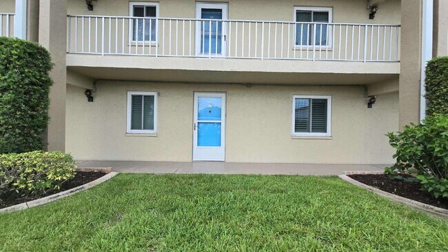 Building Photo - 2244 Winkler Ave
