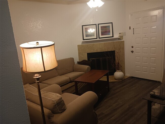 Building Photo - 921 Marine Dr