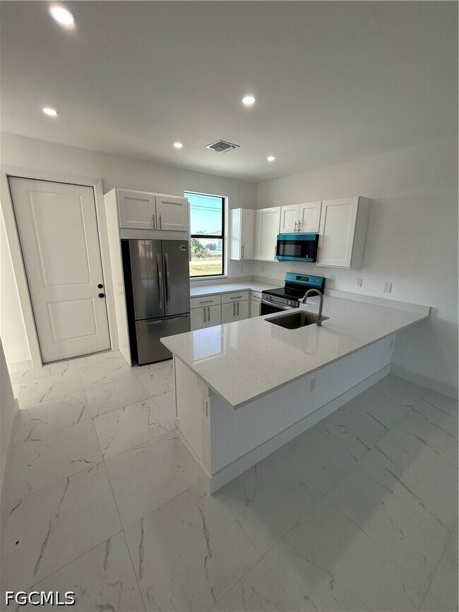 Building Photo - 177-179 Pennfield St