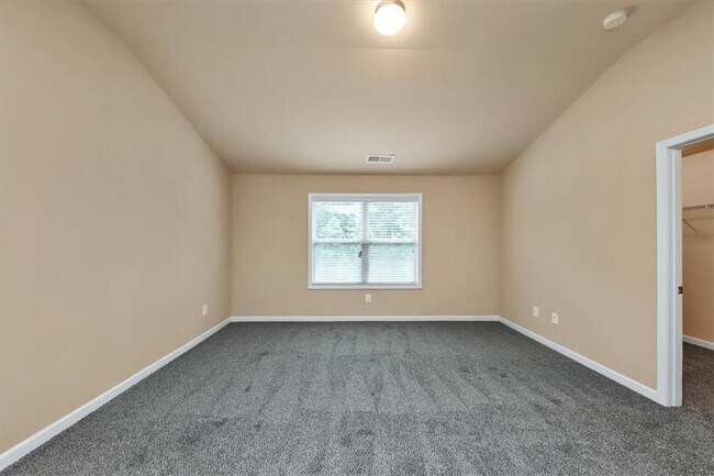 Building Photo - 182 Townview Dr