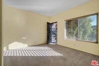 Building Photo - 364 Pershing Dr