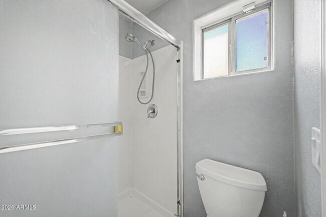 Building Photo - 4809 W Valencia Dr