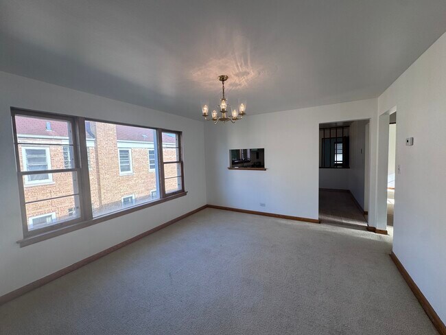 Building Photo - 10315 Chaucer St