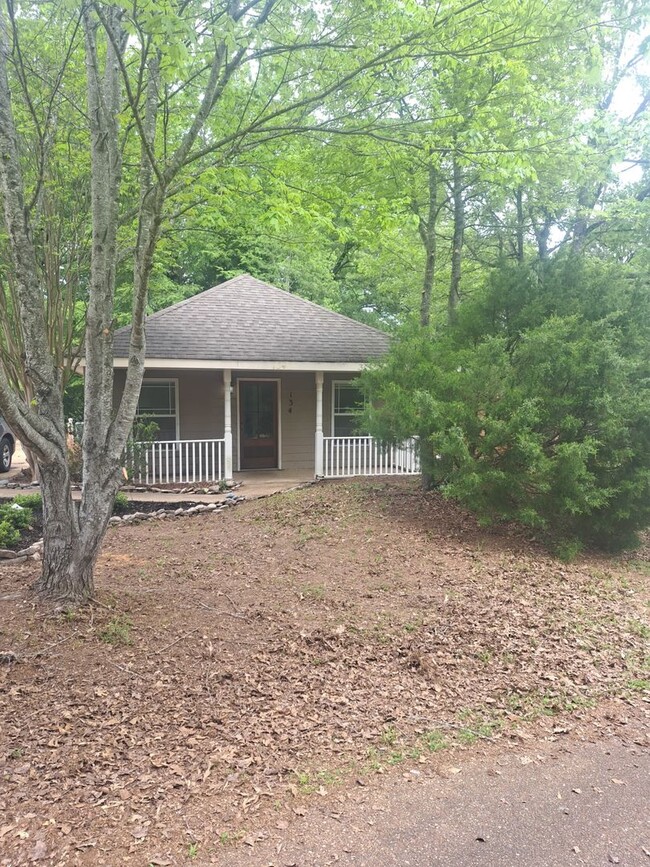 Primary Photo - 3 Bed/2 Bath
