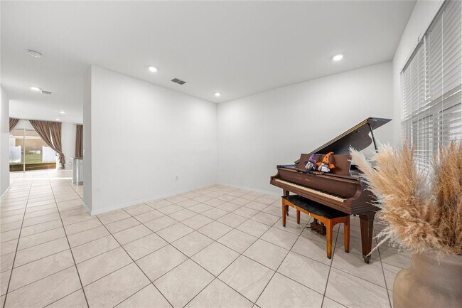 Building Photo - 7664 SW 63rd Ln Rd