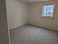 Building Photo - Spacious Clarkston Heights house - 1 pet a...