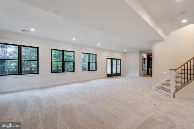 Building Photo - 5615 McLean Dr