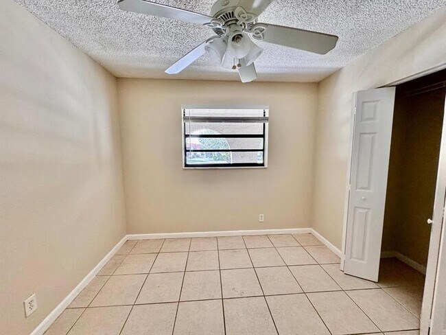 Building Photo - 11211 Royal Palm Blvd