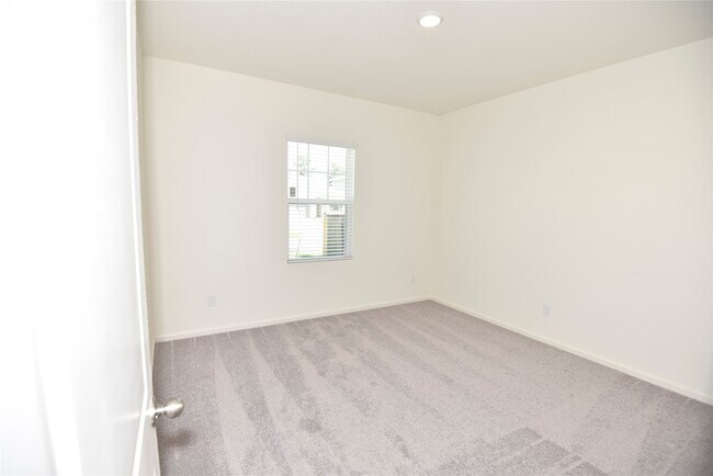 Building Photo - 21654 Cottage Ln