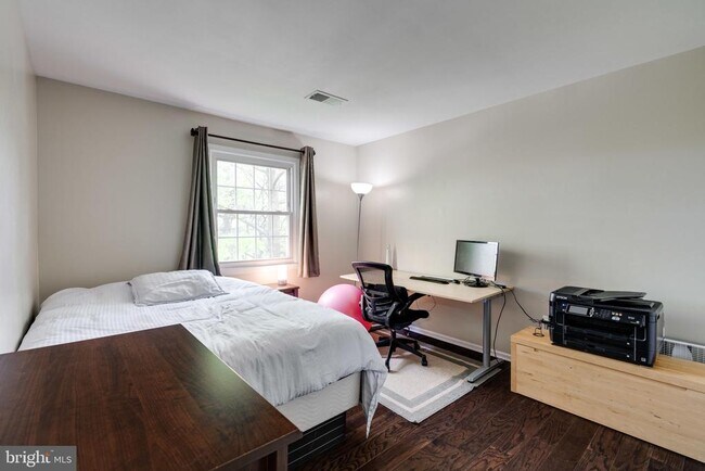 Building Photo - 12707 Harborview Ct