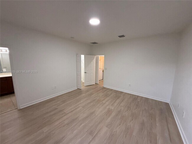 Building Photo - 9465 SW 171st Ct