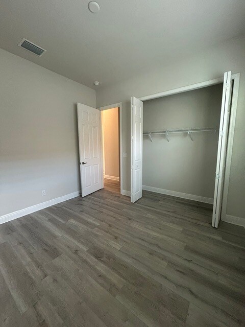 Building Photo - 1559 N Killebrew Point