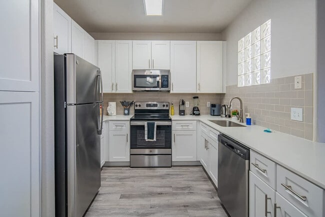 Building Photo - 7455 N 95th Ave