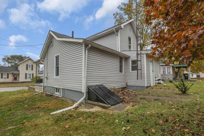 Building Photo - 86 Wilwood Ave