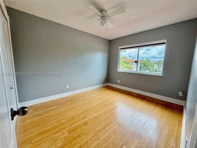 Building Photo - 2825 SW 127th Way