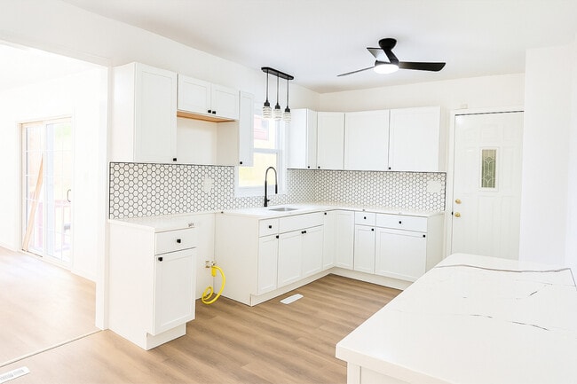 Building Photo - 1317 Fairview Ave