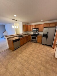 Building Photo - Must See!  2 Bedroom 2.5 Bath Condo