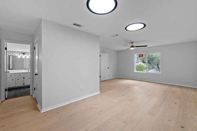 Building Photo - 801 Lime Rock Dr